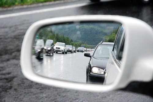 Rettungsgasse für Rettungskräfte - Symbolbild